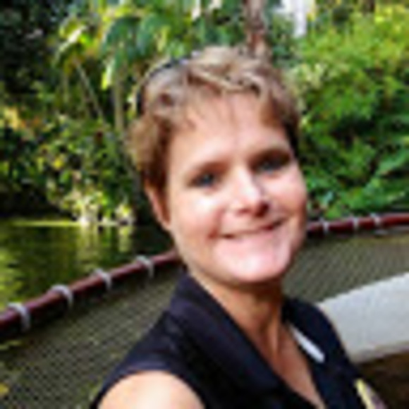 Meet your Posher, Christie - Picture 1 of 1